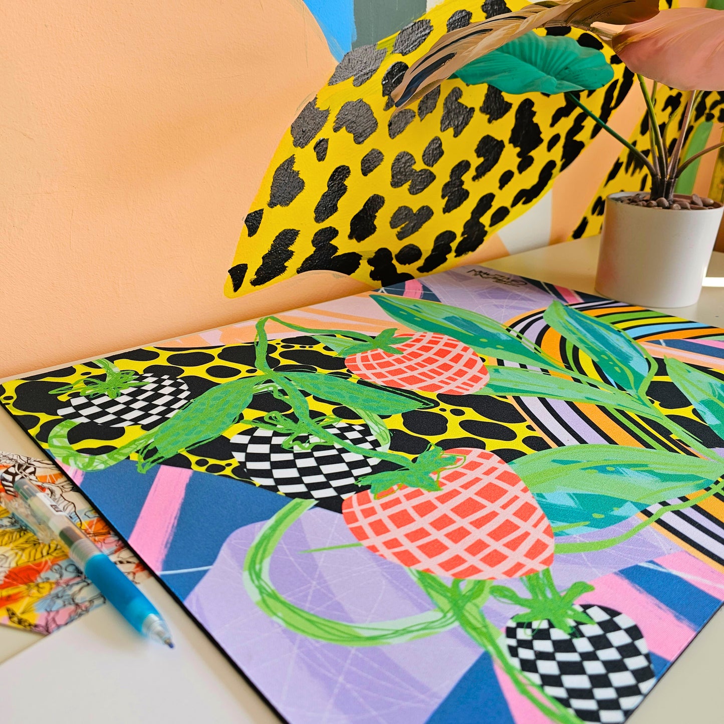 DESK MAT FRUTILLAS