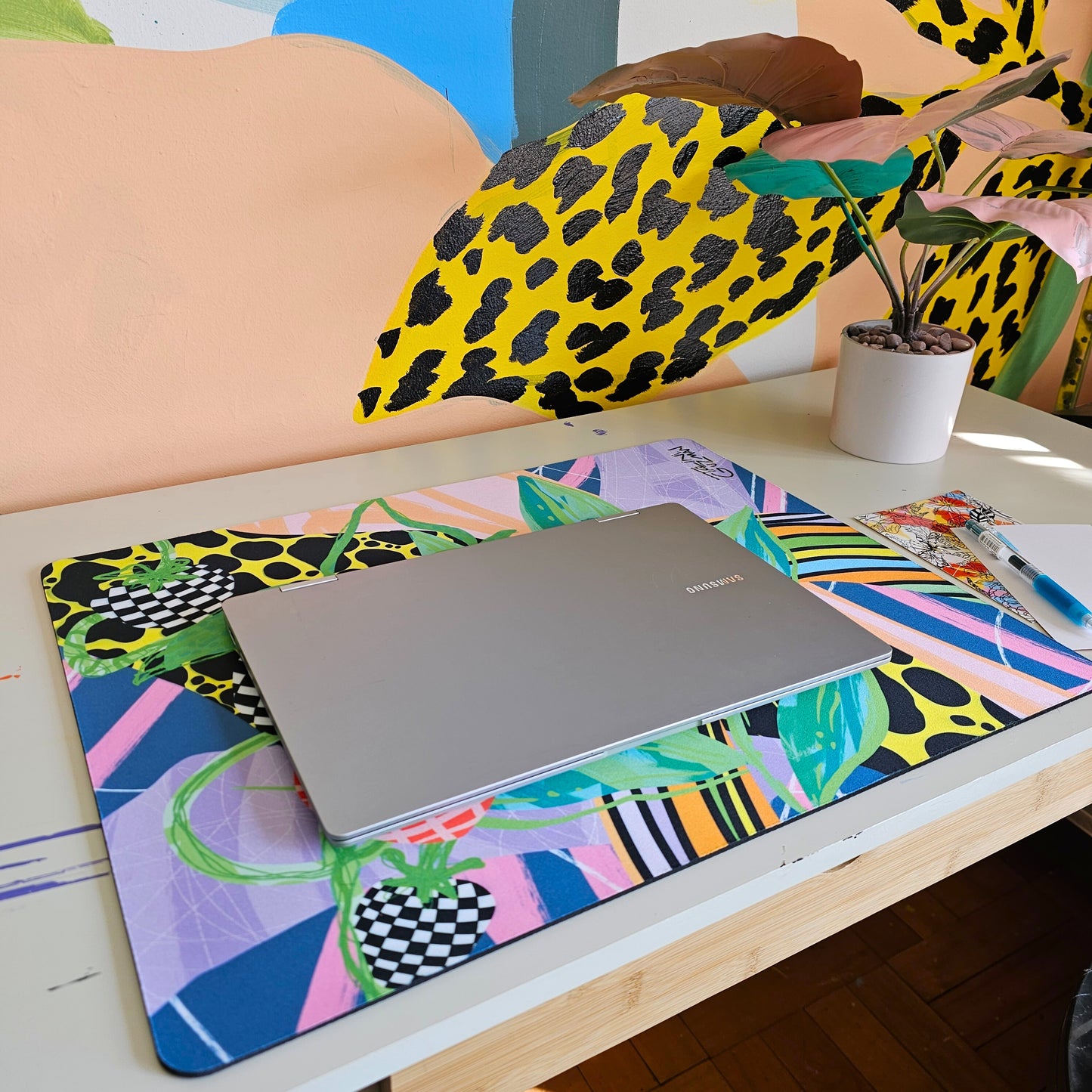 DESK MAT FRUTILLAS